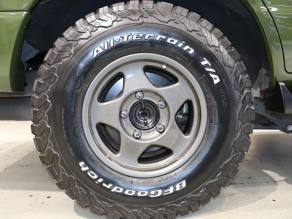 【タイヤ】BFGoodrici【ホイール】4×4ブラッドレー