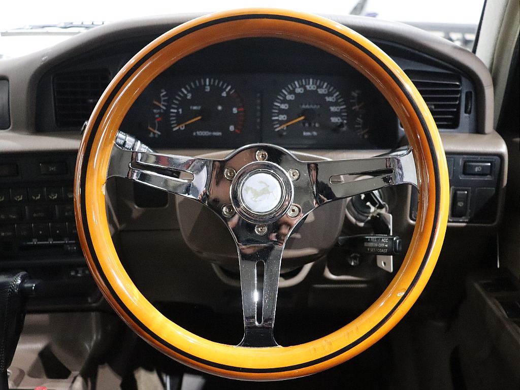 【ランドクルーザー80VX-LTD　4200ｃｃディーゼルターボ　純正ワインレッド　カラー】