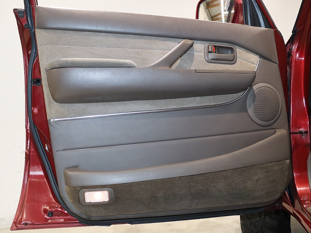 【ランドクルーザー80VX-LTD　4200ｃｃディーゼルターボ　純正ワインレッド　カラー】