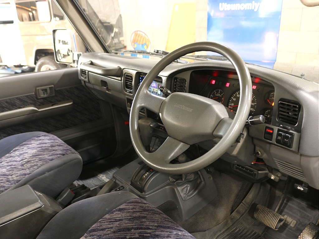 お客様が乗り込む目線を意識して撮影に注力いたしました。