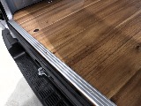 床張りがあるため、お荷物で傷がつきにくくなっております！
