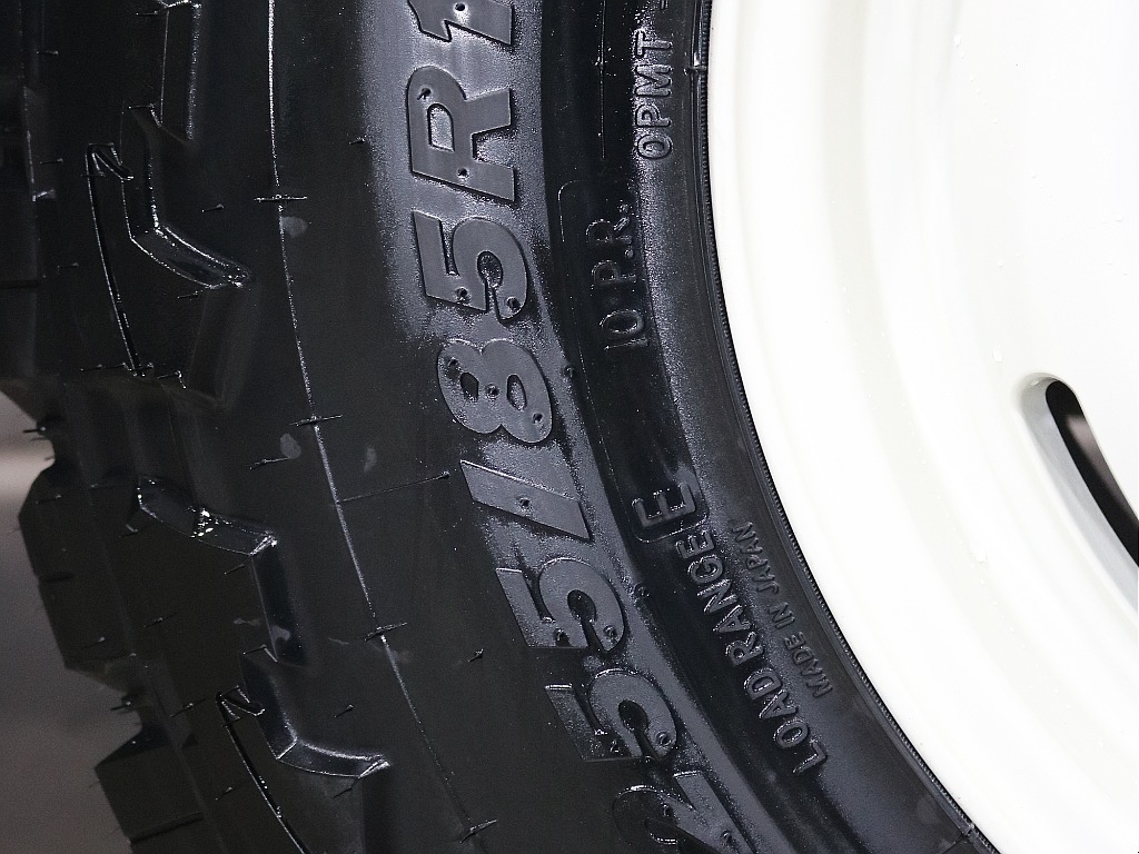 純正サイズよりも大径タイヤにすることで迫力アップ↑