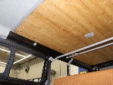 アウトドアなどに大変便利なサイドバーも付いております！！色々な場面で活躍してくれます♪車内なのに木造建築っぽくて温かみのあるデザインが他にはなく、推しです(*´▽｀*)