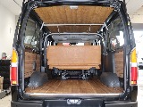 内装全面には木目調のウッドタイプの内張りを仕様！おしゃれでお部屋のような空間でお好きなお時間を♪
