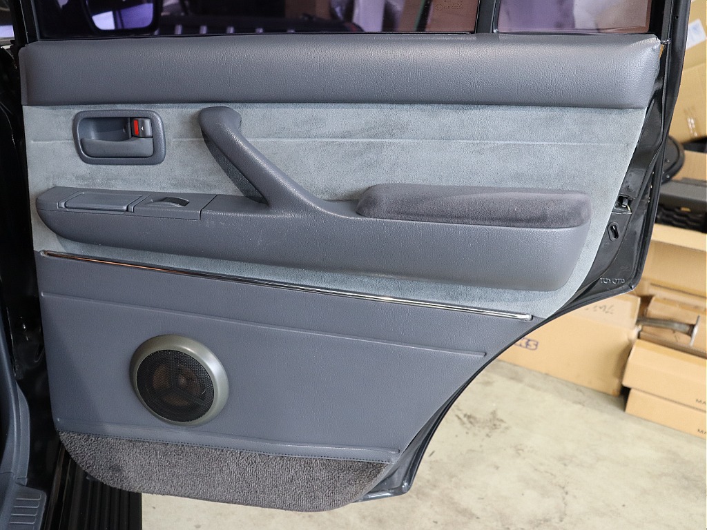 トヨタ ランドクルーザー80(34枚目)