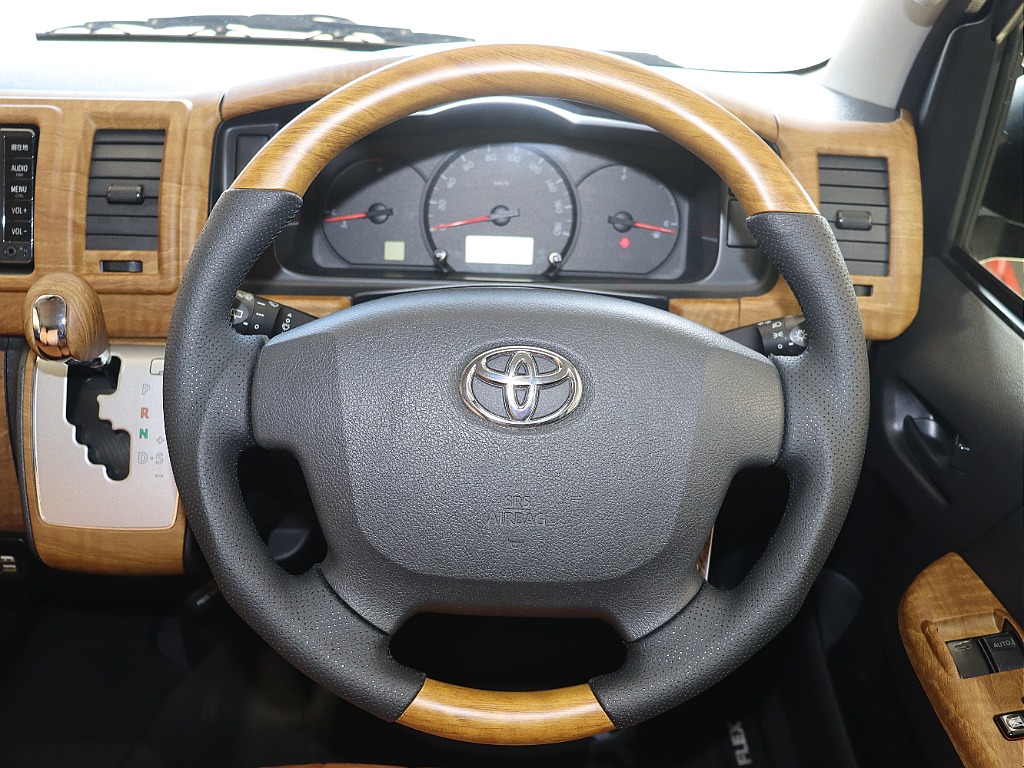 トヨタ ハイエースバン(25枚目)