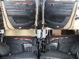 電動スライドドアのため、狭い駐車場でも余裕で止めれますね