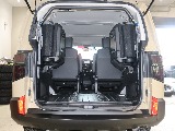 乗車人数や積載する荷物の量や大きさ、フラットモードの利用などに応じて、多彩にアレンジできます！