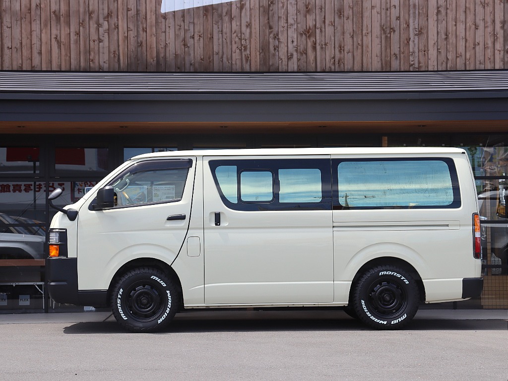 トヨタ ハイエースバン(32枚目)
