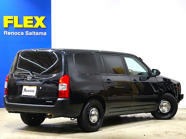 荷室にも弊社オリジナルの新品ラゲージマットをご用意しました!キャンプギア、スポーツ道具、など荷物をたくさん積んでご家族や気の合う友人と出かける事を考えると、とてもワクワクしてきますね♪