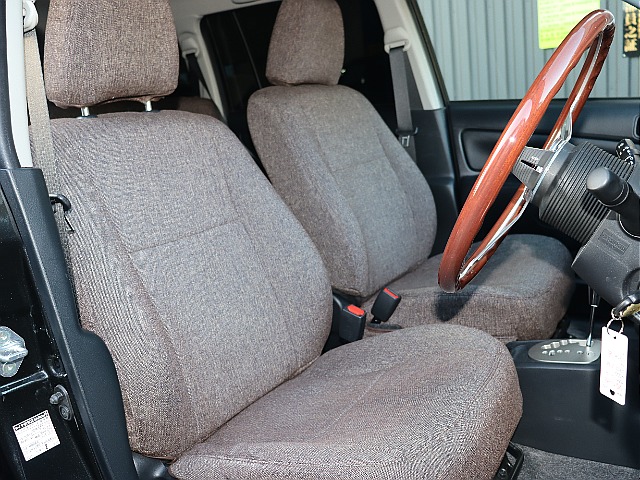 フカフカのシートは長時間の運転も疲れにくい仕様になっています◎!