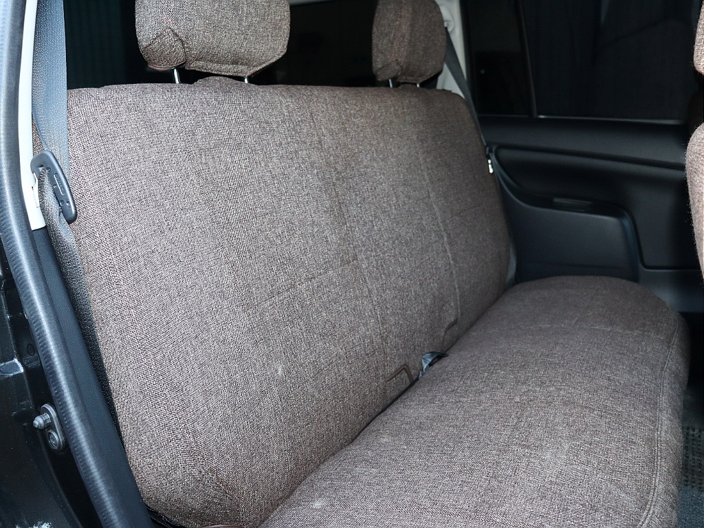 二列目も同様、フカフカのシートで長旅も楽しめちゃいます♪