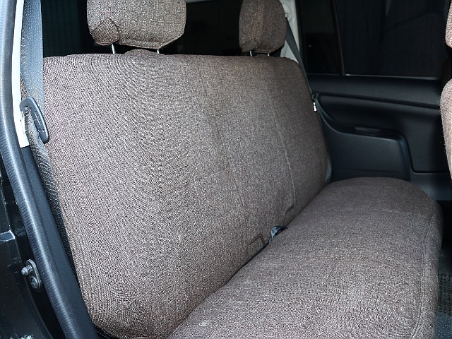 二列目も同様、フカフカのシートで長旅も楽しめちゃいます♪