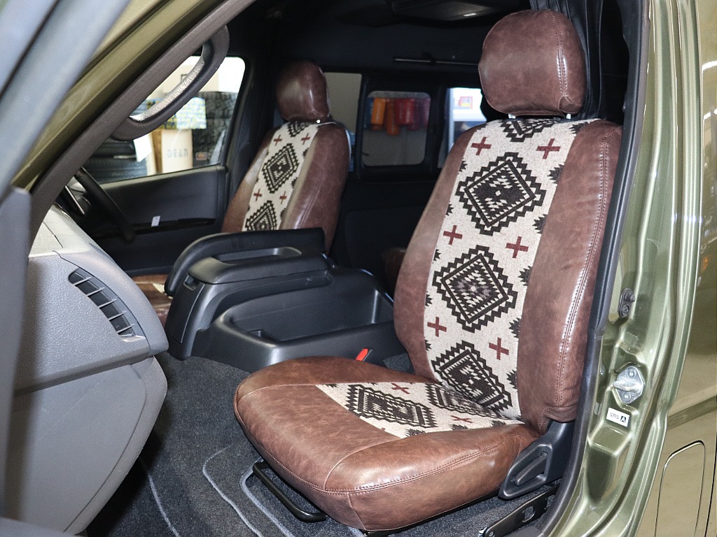 トヨタ ハイエースバン(5枚目)