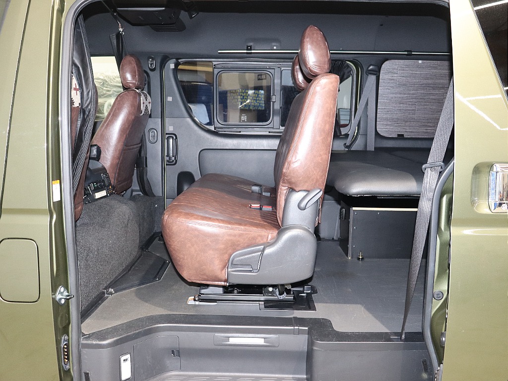 トヨタ ハイエースバン(8枚目)