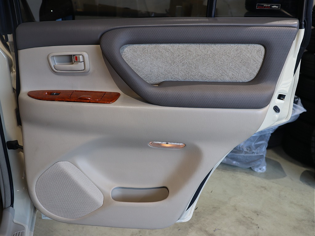 買取直販！！Renoca106・FJクルーザーベージュペイント・低走行9万キロ台♪