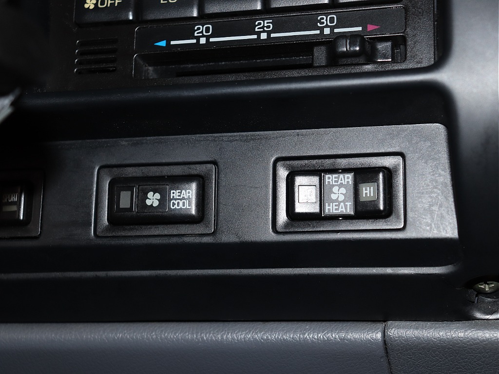 【Renoca　type WONDER】 80年代のトヨタ純正カラーシシリアンオリーブNEWオールペイント。 ブラウンとグリーンを混ぜたようなノスタルジック感満載のニュアンスカラー！