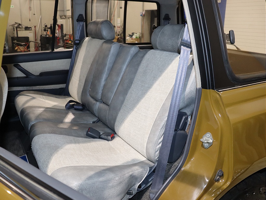 【Renoca　type WONDER】 80年代のトヨタ純正カラーシシリアンオリーブNEWオールペイント。 ブラウンとグリーンを混ぜたようなノスタルジック感満載のニュアンスカラー！