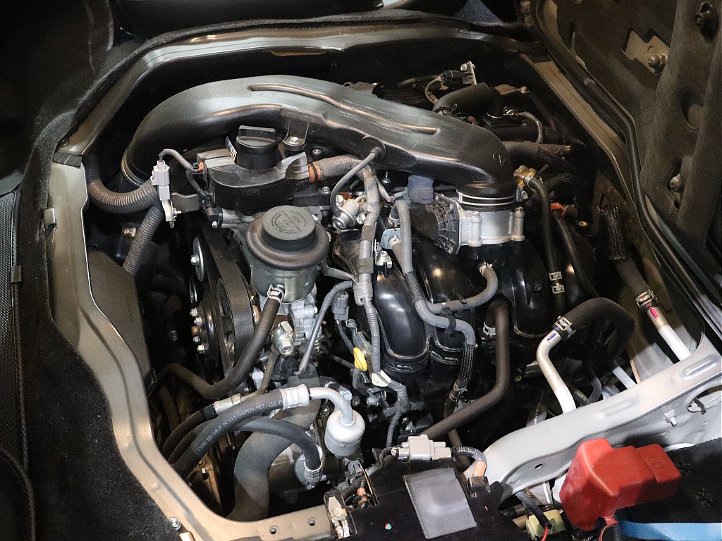 2.7CCガソリンエンジン、嬉しい4WD！