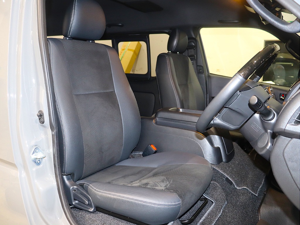 統一感も安全性も内装はダークプライムⅡのまま！どなたでも運転しやすいはずです！