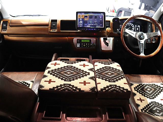 買取直販・Renoca CoastLines・BELUGAキャンピング内装♪