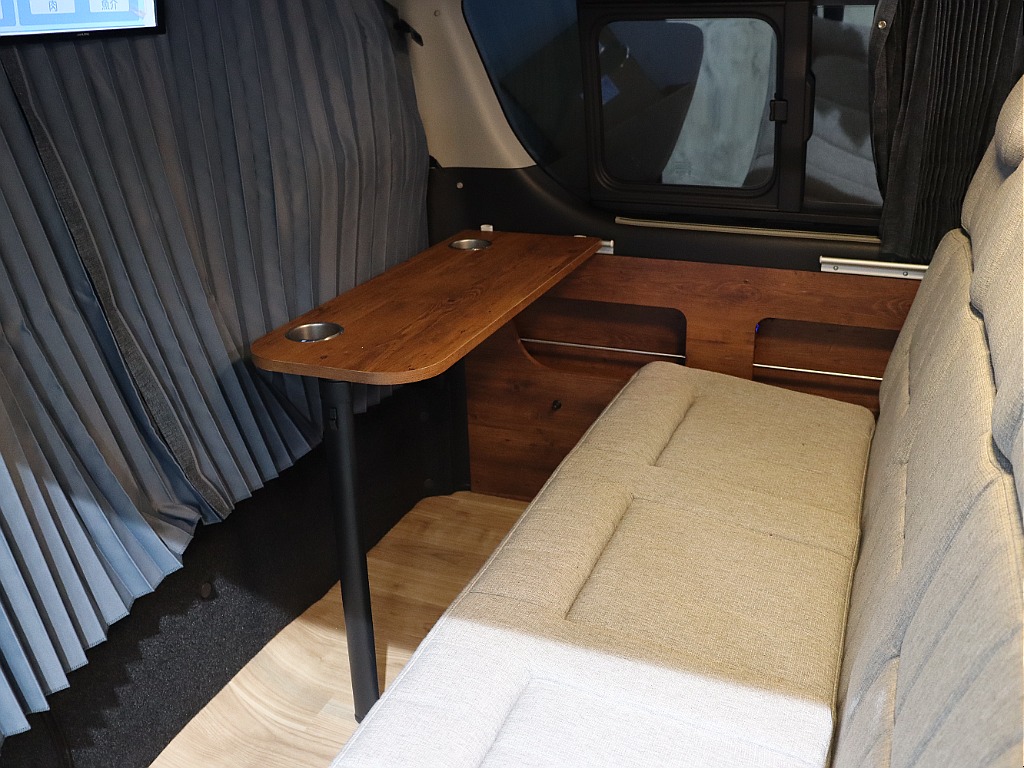 買取直販・Renoca CoastLines・BELUGAキャンピング内装♪