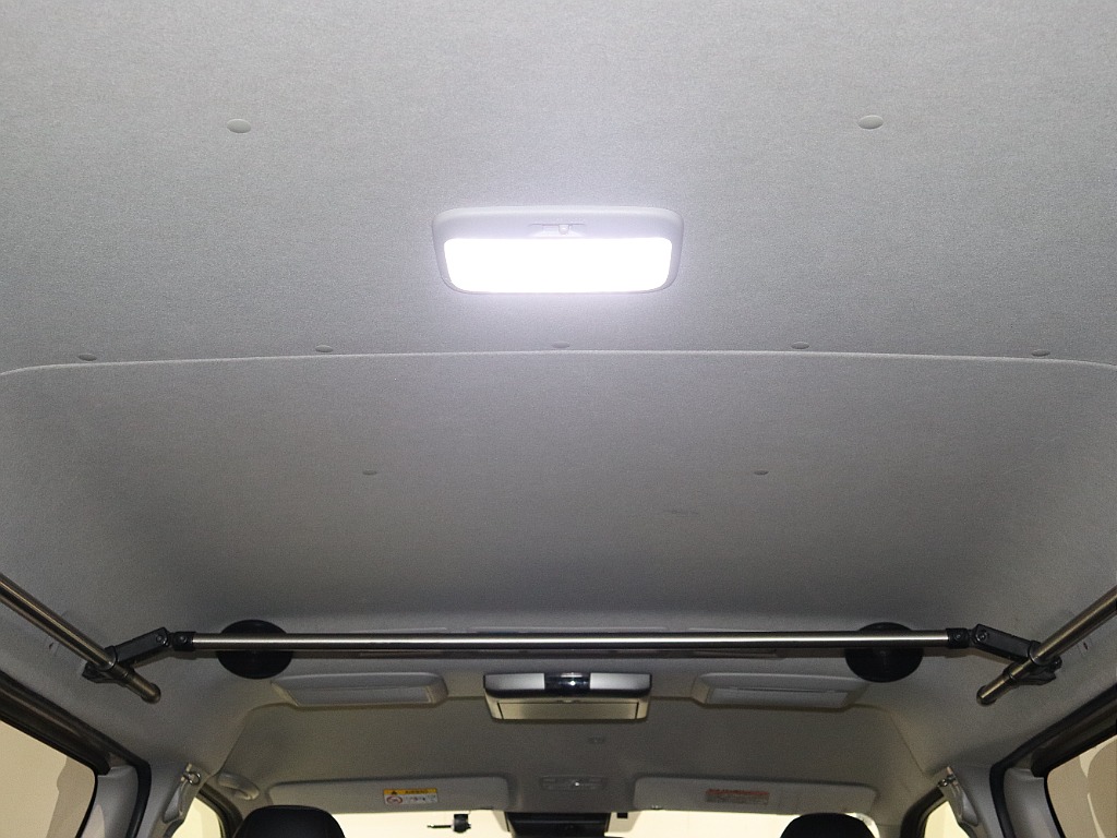 買取直販・希少シートアレンジ1ナンバー8人乗り♪嬉しいディーゼルエンジン♪