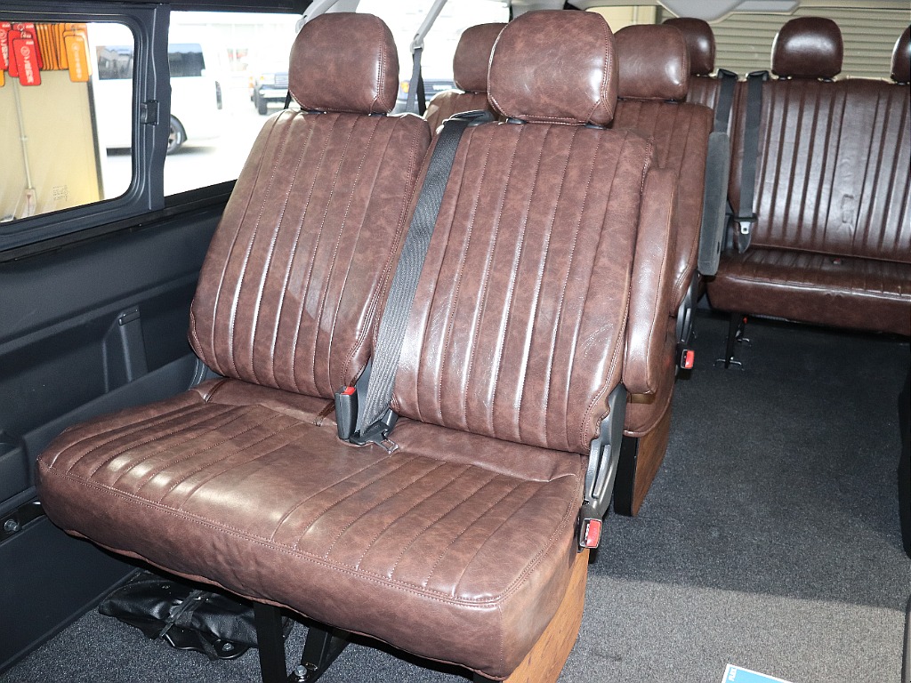 【Renoca CoastLines/R5年ワゴンGL4WD】純正ブラック×角目LEDフェイス♪高額大画面ツインモニター付き♪【全国納車可】