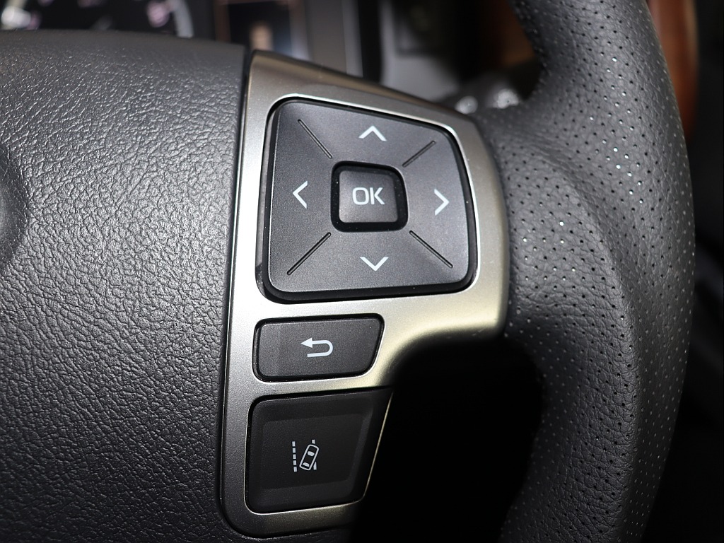 【Renoca CoastLines/R5年ワゴンGL4WD】純正ブラック×角目LEDフェイス♪高額大画面ツインモニター付き♪【全国納車可】