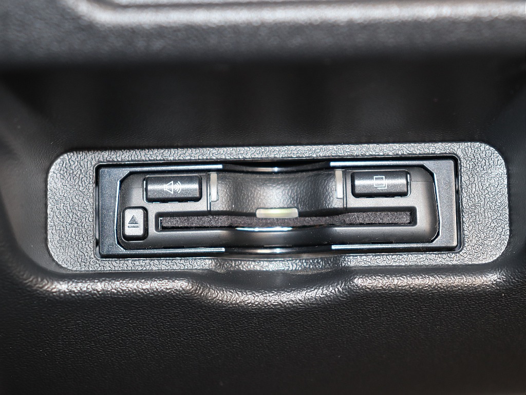 【Renoca CoastLines/R5年ワゴンGL4WD】純正ブラック×角目LEDフェイス♪高額大画面ツインモニター付き♪【全国納車可】