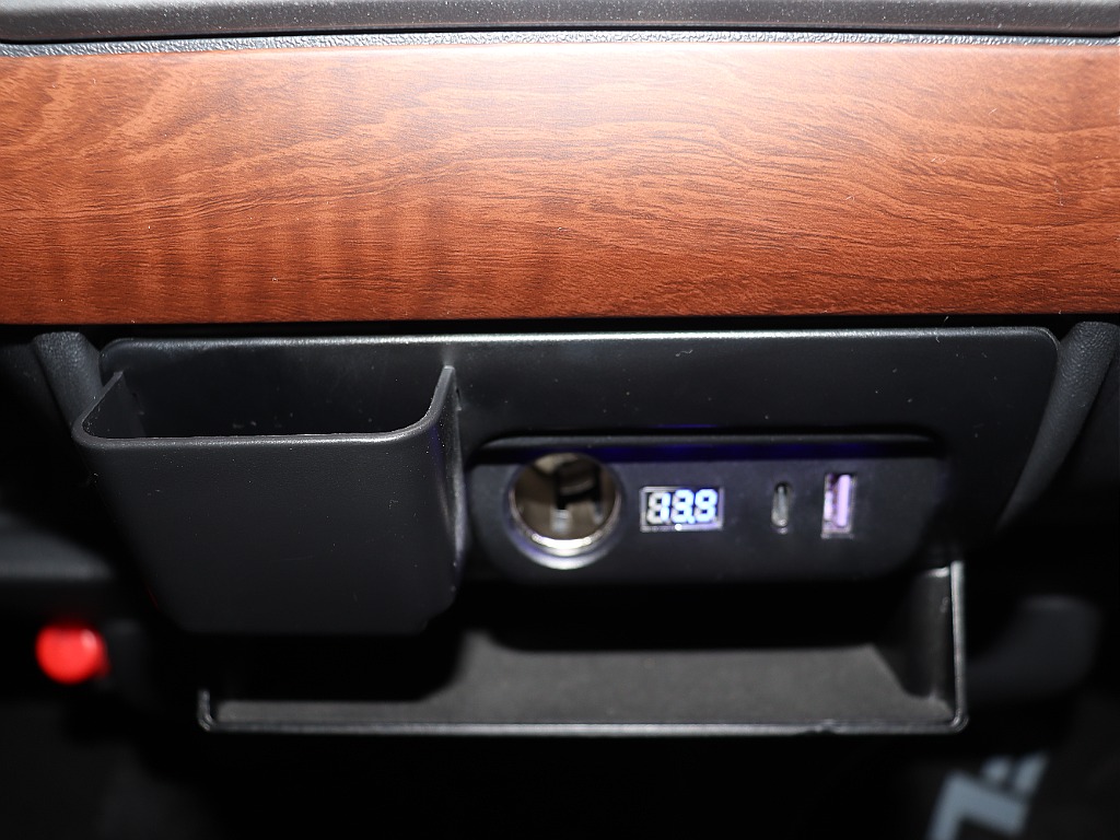 【Renoca CoastLines/R5年ワゴンGL4WD】純正ブラック×角目LEDフェイス♪高額大画面ツインモニター付き♪【全国納車可】