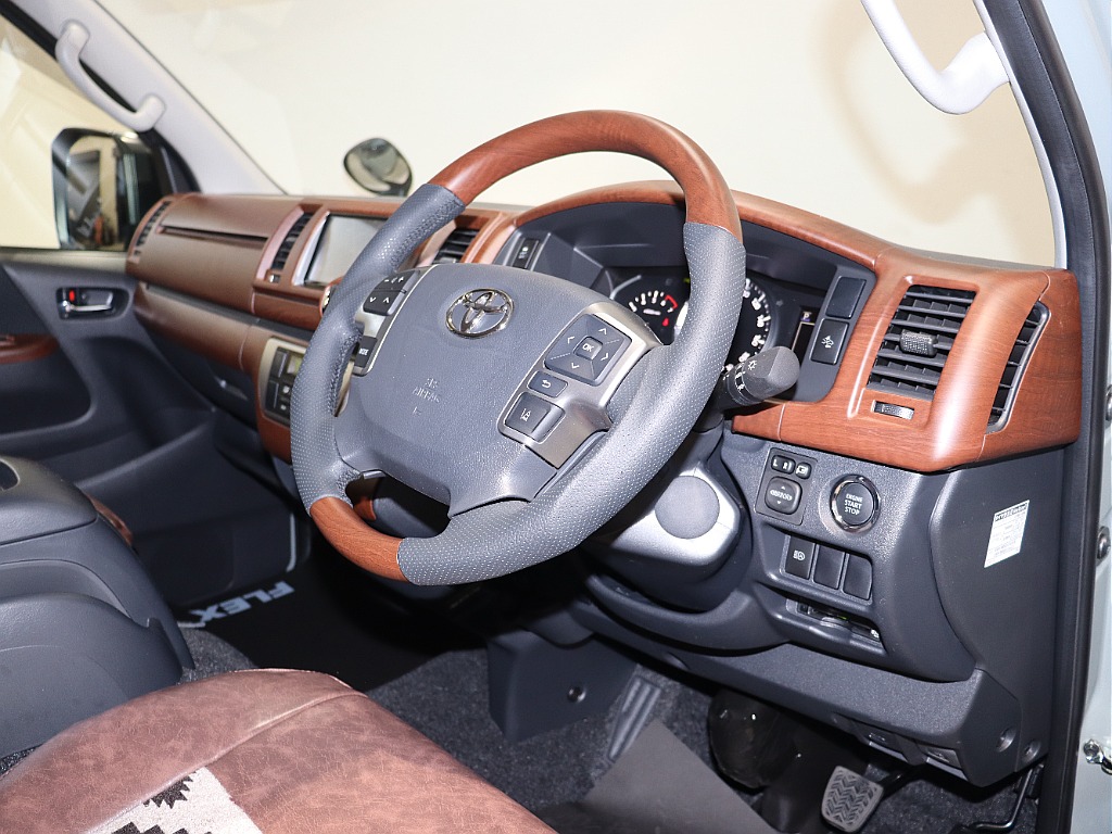 Renoca CoastLines・R7年スーパーGLアースカラーPKG・走行距離200キロ台