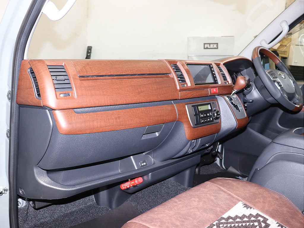 Renoca CoastLines・R7年スーパーGLアースカラーPKG・走行距離200キロ台