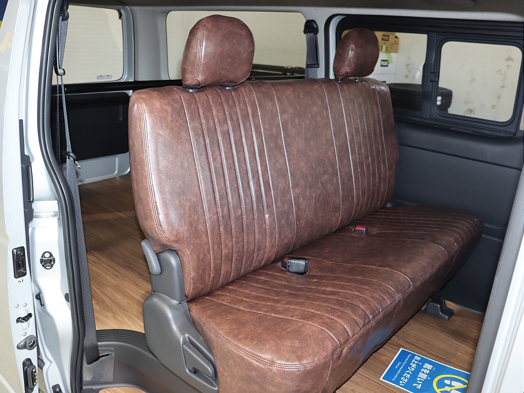 純正シルバー×角目フェイス×マットブラックペイント・13.3インチディスプレイオーディオ♪