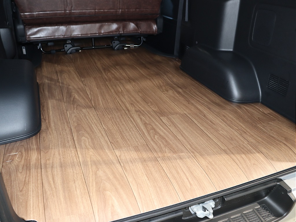 純正シルバー×角目フェイス×マットブラックペイント・13.3インチディスプレイオーディオ♪