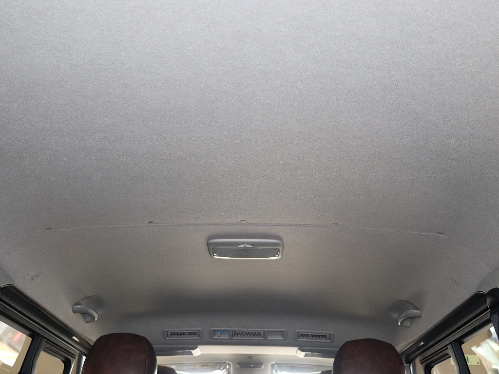 純正シルバー×角目フェイス×マットブラックペイント・13.3インチディスプレイオーディオ♪