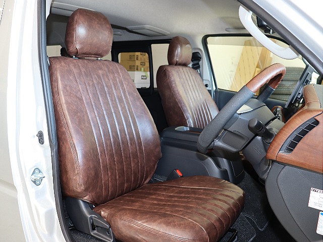 純正シルバー×角目フェイス×マットブラックペイント・13.3インチディスプレイオーディオ♪