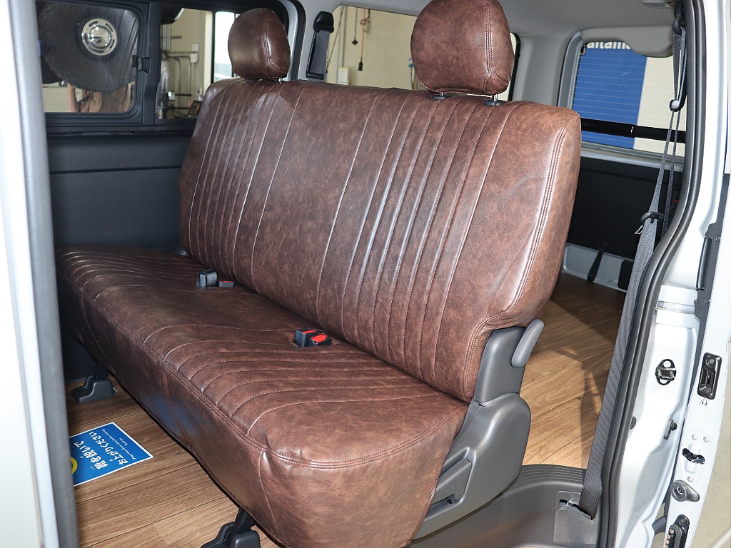 純正シルバー×角目フェイス×マットブラックペイント・13.3インチディスプレイオーディオ♪