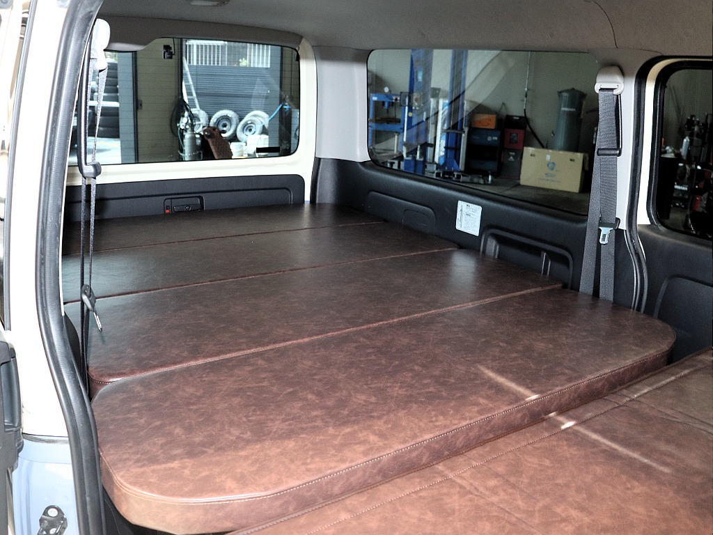 トヨタ ハイエースバン(16枚目)