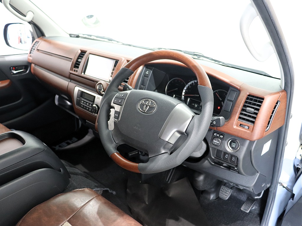 トヨタ ハイエースバン(20枚目)