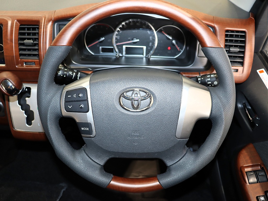 トヨタ ハイエースバン(25枚目)