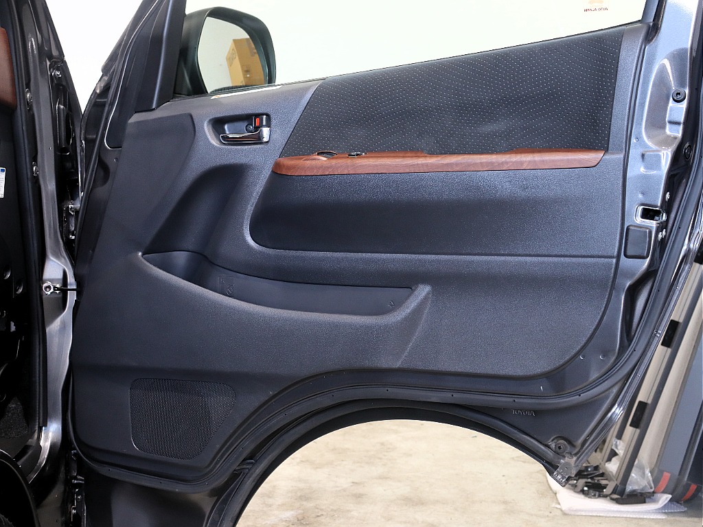 トヨタ ハイエースバン(18枚目)