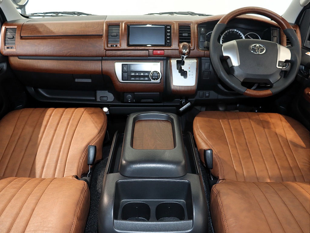 トヨタ ハイエースバン(3枚目)