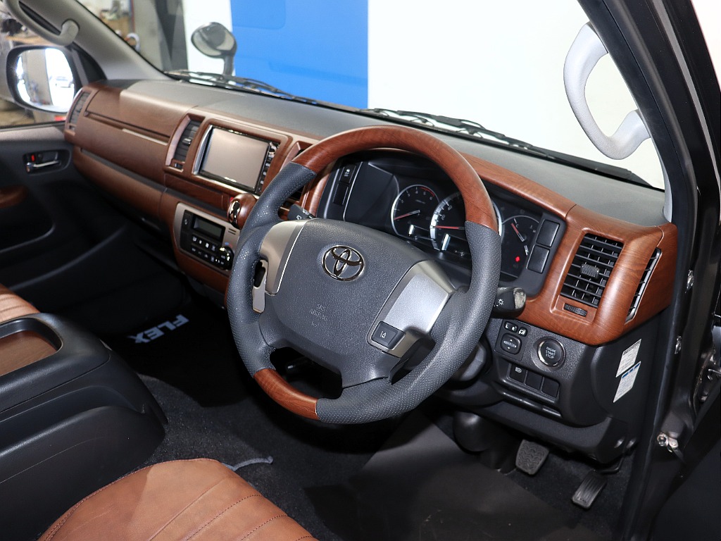 トヨタ ハイエースバン(23枚目)