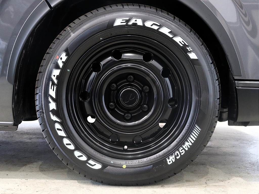 トヨタ ハイエースバン(10枚目)