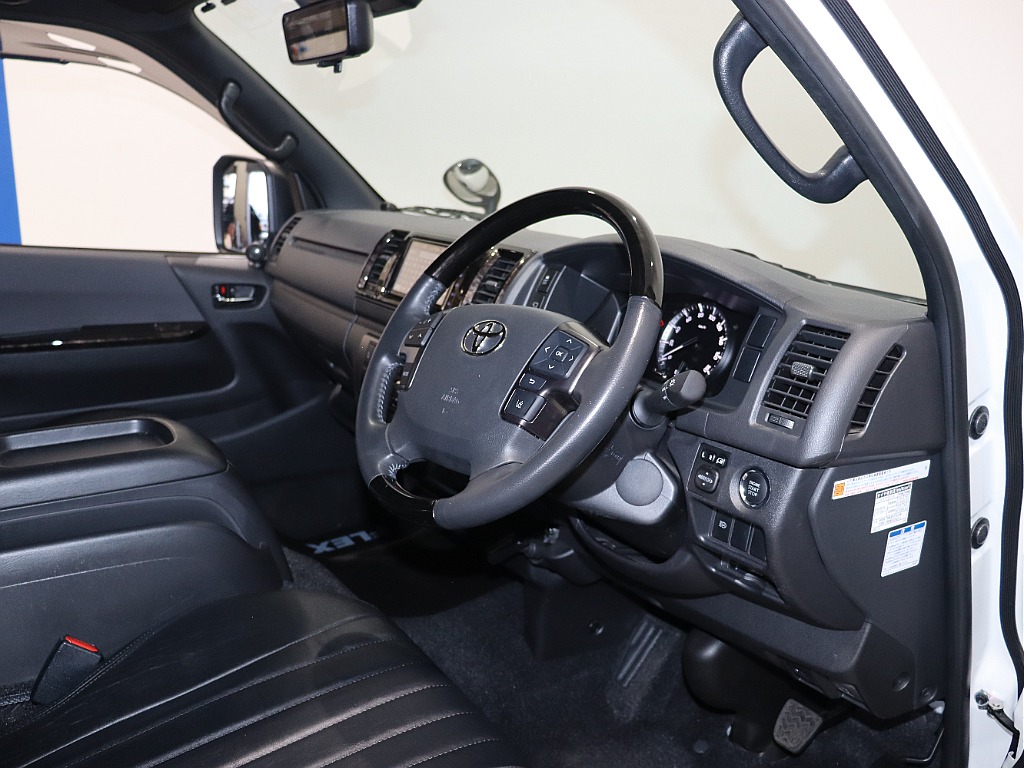 【Renoca CoastLines/6型DARKPRIMEⅡディーゼル4WD】希少なディーゼル4WD!!角目フェイス×純正ホワイト