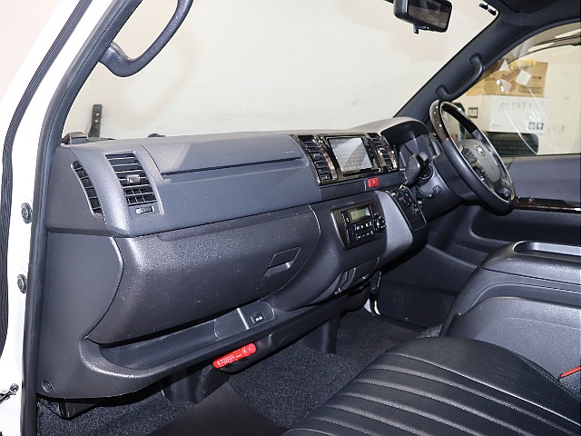 【Renoca CoastLines/6型DARKPRIMEⅡディーゼル4WD】希少なディーゼル4WD!!角目フェイス×純正ホワイト