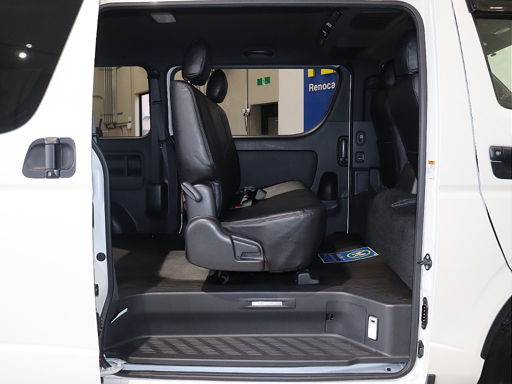 【Renoca CoastLines/6型DARKPRIMEⅡディーゼル4WD】希少なディーゼル4WD!!角目フェイス×純正ホワイト