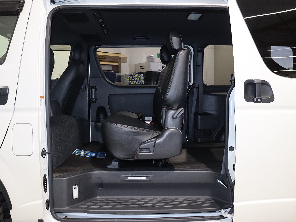 【Renoca CoastLines/6型DARKPRIMEⅡディーゼル4WD】希少なディーゼル4WD!!角目フェイス×純正ホワイト