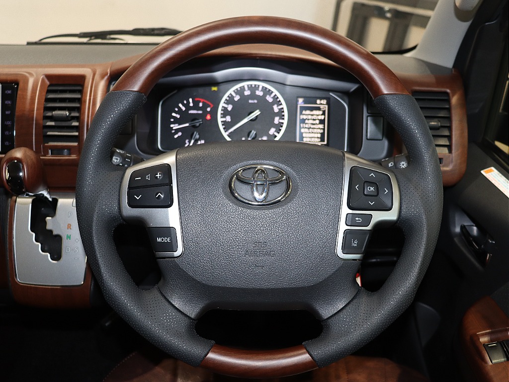 トヨタ ハイエースバン(17枚目)